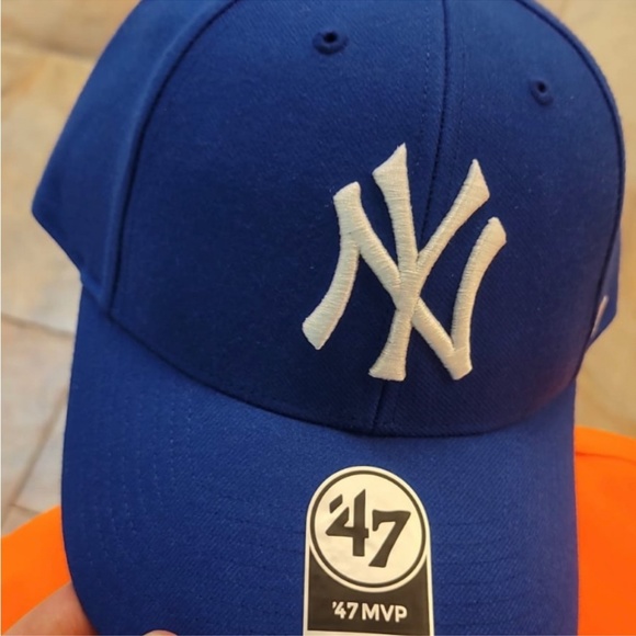 NWT NYC Yankees blue / white cap raised basic adjustable New York 47 brand - Picture 3 of 5